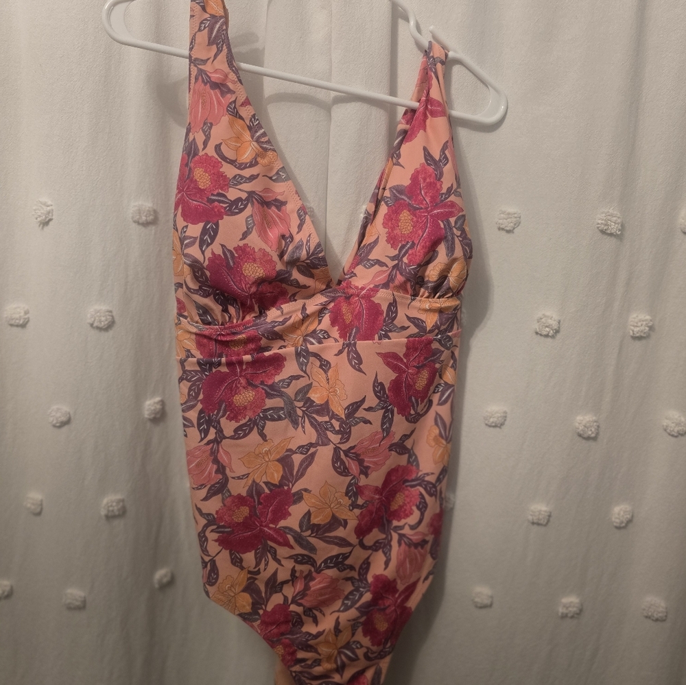 Old Navy Pink and Orange One Piece Swimsuit with Plunging V-neckline Womens XXL